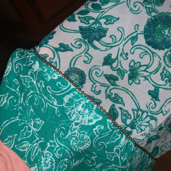 PATTERNED GREEN TOP WITH SEQUINS AND BEADS - Picture 3 of 4